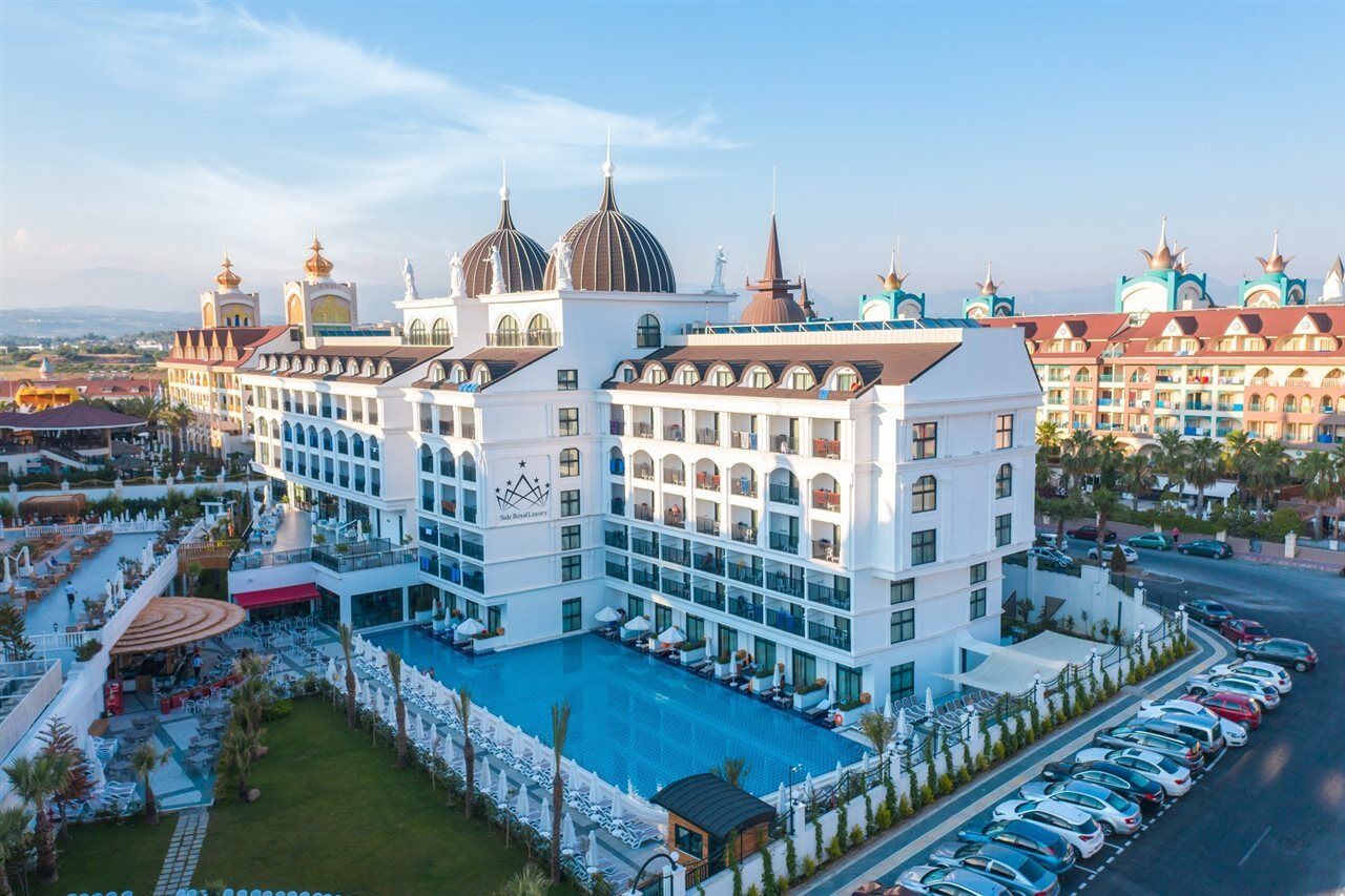 Side Royal Style Hotel Exterior photo